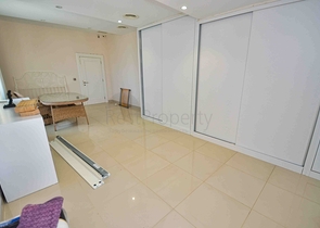 A 5+1 apartment in the Lara Antalya neighborhood 