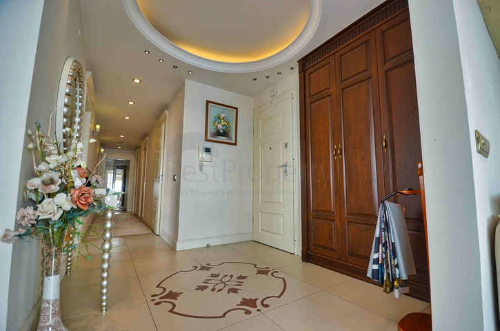 A 4+1 apartment in the Bakhchelievler - Antalya neighborhood 