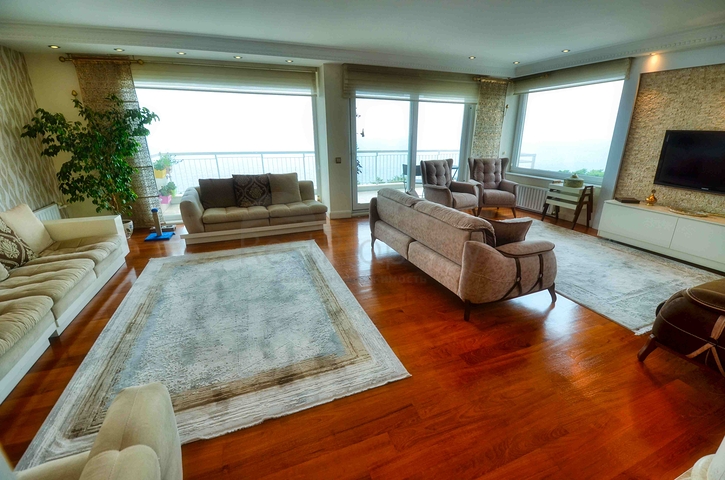 A 4+1 apartment in the Bakhchelievler - Antalya neighborhood 