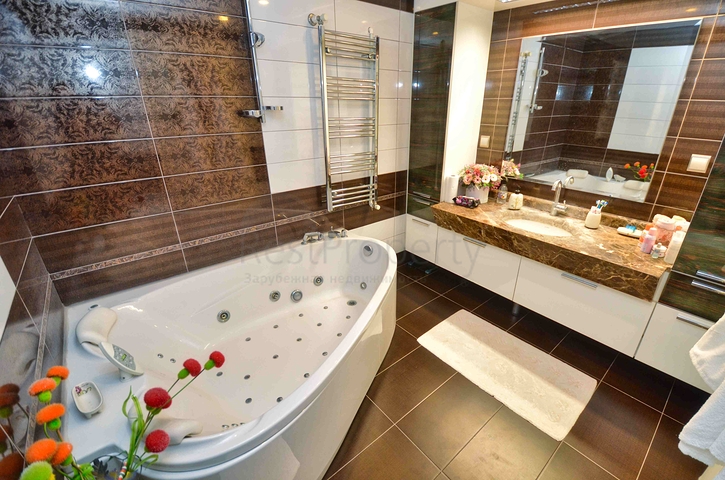 A 4+1 apartment in the Bakhchelievler - Antalya neighborhood 