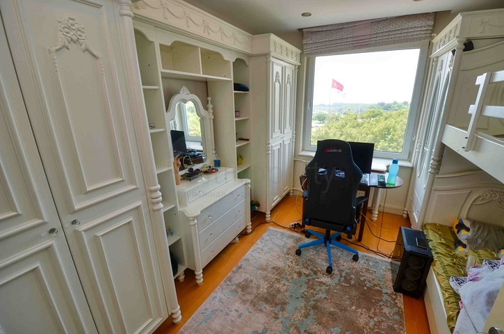 A 4+1 apartment in the Bakhchelievler - Antalya neighborhood 