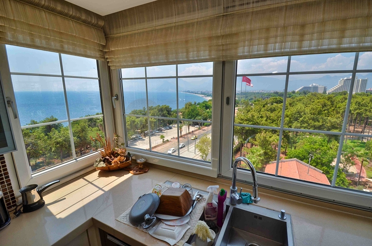 A 4+1 apartment in the Bakhchelievler - Antalya neighborhood 