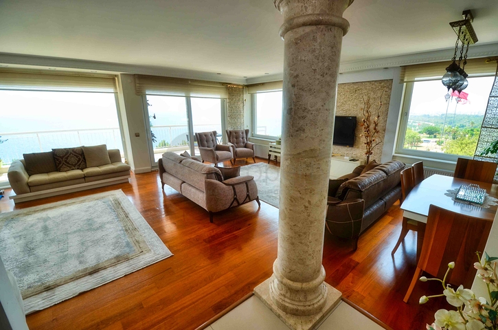 A 4+1 apartment in the Bakhchelievler - Antalya neighborhood 