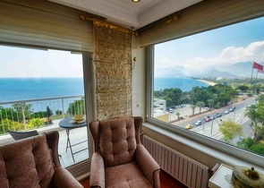A 4+1 apartment in the Bakhchelievler - Antalya neighborhood 
