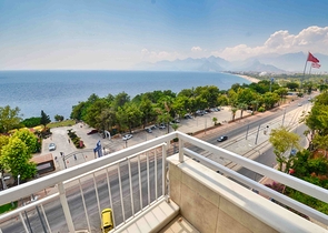 A 4+1 apartment in the Bakhchelievler - Antalya neighborhood 