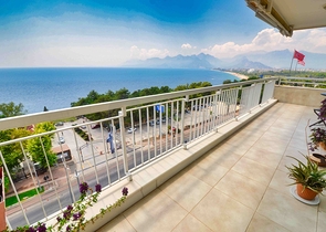 A 4+1 apartment in the Bakhchelievler - Antalya neighborhood 