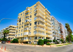 A 4+1 apartment in the Bakhchelievler - Antalya neighborhood 