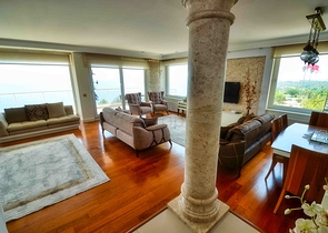 A 4+1 apartment in the Bakhchelievler - Antalya neighborhood 