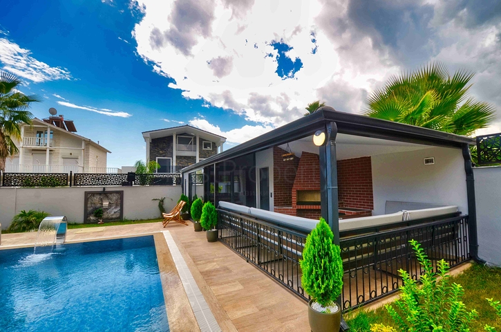 Spacious 4+1 villa in Kemer - Antalya area 