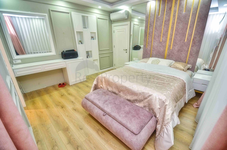 Spacious 4+1 apartment in Uncali - Antalya neighborhood 