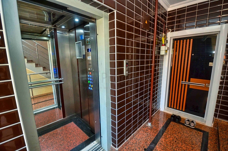 Spacious 4+1 apartment in Uncali - Antalya neighborhood 