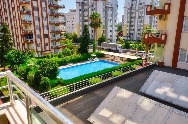 Spacious 4+1 apartment in Uncali - Antalya neighborhood 