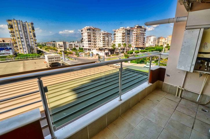 Spacious 4+1 apartment in Uncali - Antalya neighborhood 