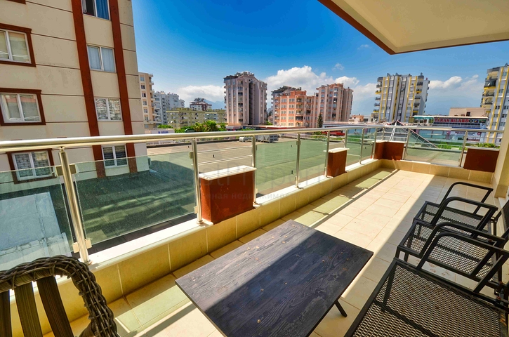 Spacious 4+1 apartment in Uncali - Antalya neighborhood 