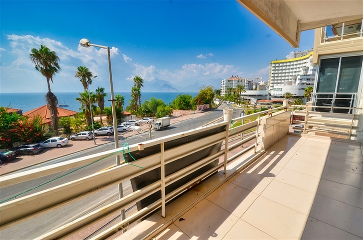 3+1 apartment in Antalya city center 