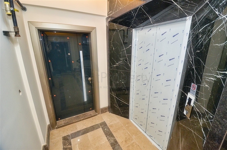 6+1 apartments in Antalya city center 