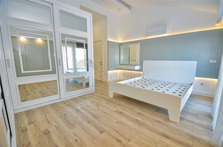 A 4+1 apartment in the Uncali - Antalya neighborhood 