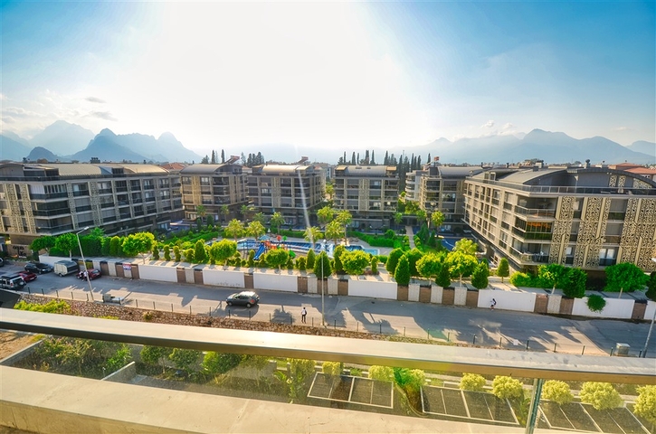 A 4+1 apartment in the Uncali - Antalya neighborhood 