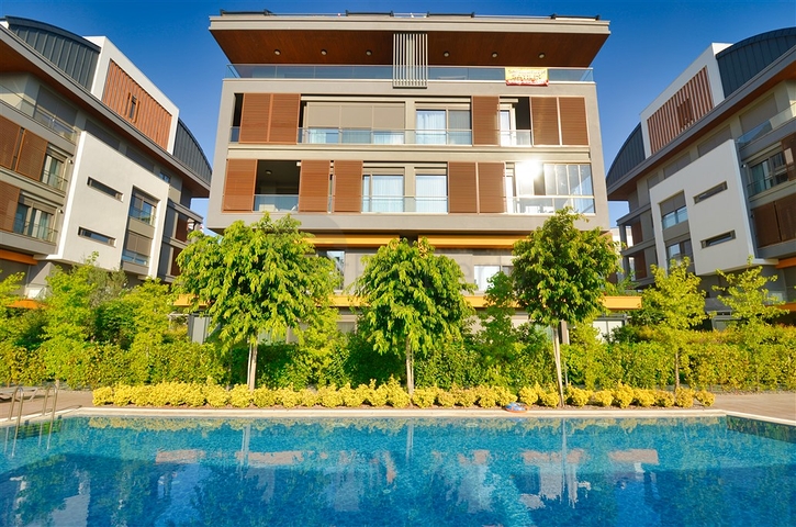 A 4+1 apartment in the Uncali - Antalya neighborhood 