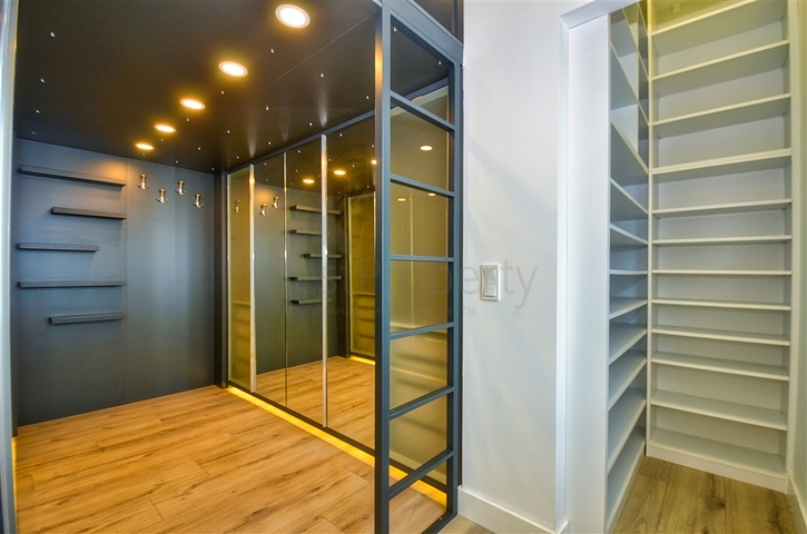 A 4+1 apartment in the Uncali - Antalya neighborhood 