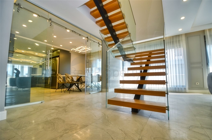 A 4+1 apartment in the Uncali - Antalya neighborhood 