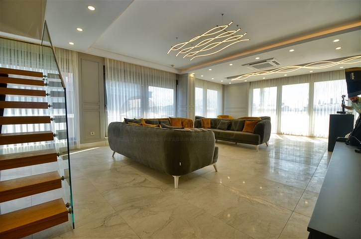 A 4+1 apartment in the Uncali - Antalya neighborhood 
