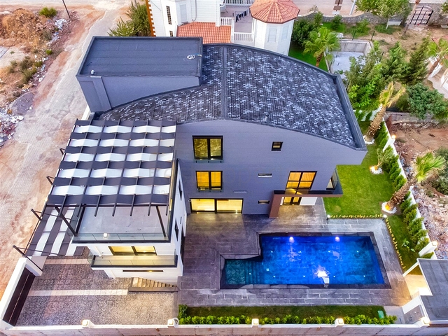 6+1 villa in Doshemealti - Antalya area 