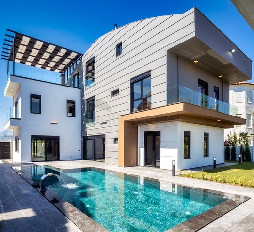 6+1 villa in Doshemealti - Antalya area 