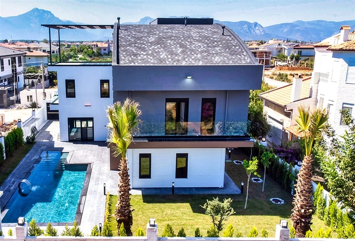 6+1 villa in Doshemealti - Antalya area 