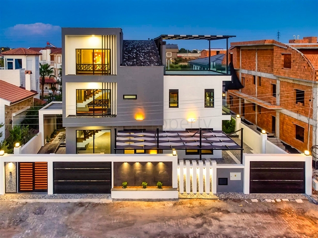 6+1 villa in Doshemealti - Antalya area 