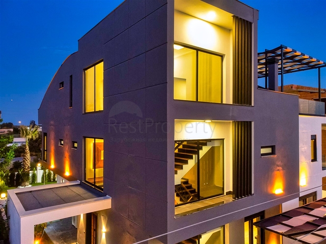 6+1 villa in Doshemealti - Antalya area 