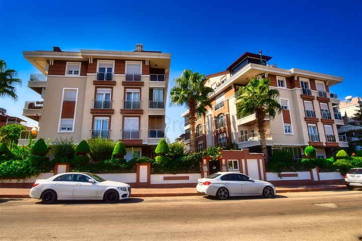 A 2+1 apartment in the Toros - Antalya neighborhood 