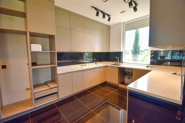 4+1 villas in the Guzeloba - Antalya neighborhood