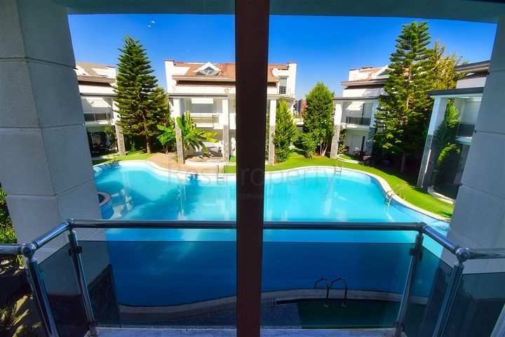 4+1 villas in the Guzeloba - Antalya neighborhood