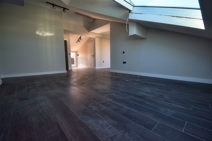 4+1 villas in the Guzeloba - Antalya neighborhood