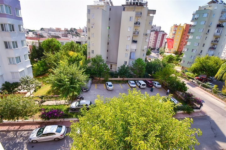 A 3+1 apartment in the Guzeloba - Antalya neighborhood 