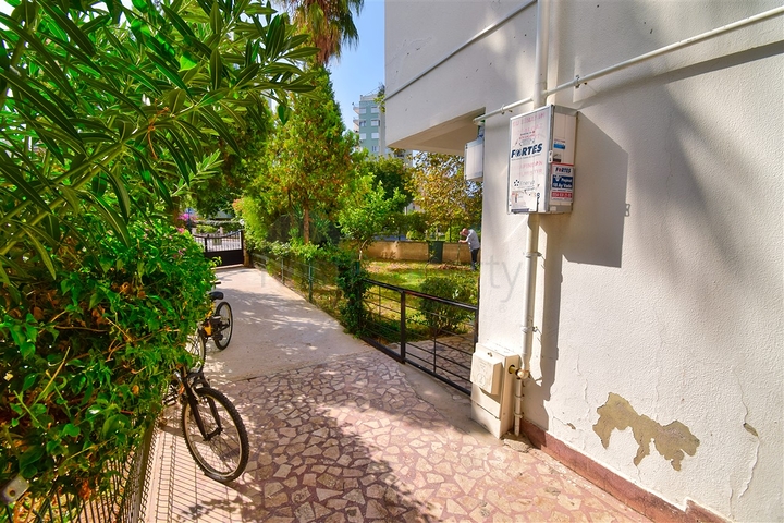 A 3+1 apartment in the Guzeloba - Antalya neighborhood 