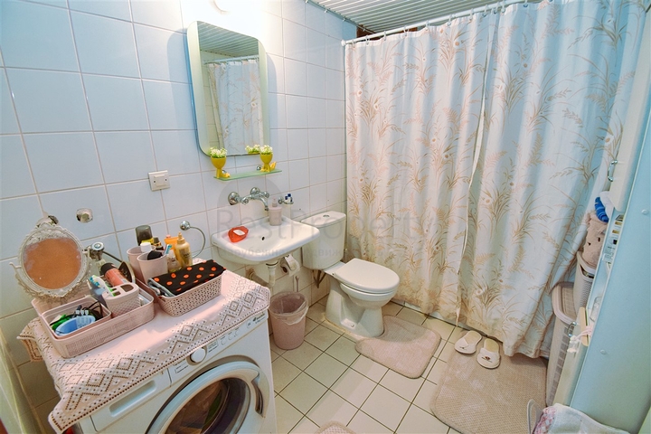 A 3+1 apartment in the Guzeloba - Antalya neighborhood 