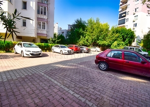 A 3+1 apartment in the Guzeloba - Antalya neighborhood 