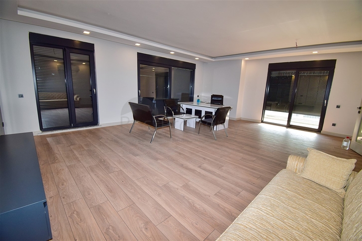 5+1 duplex apartment in Uncali - Antalya neighborhood