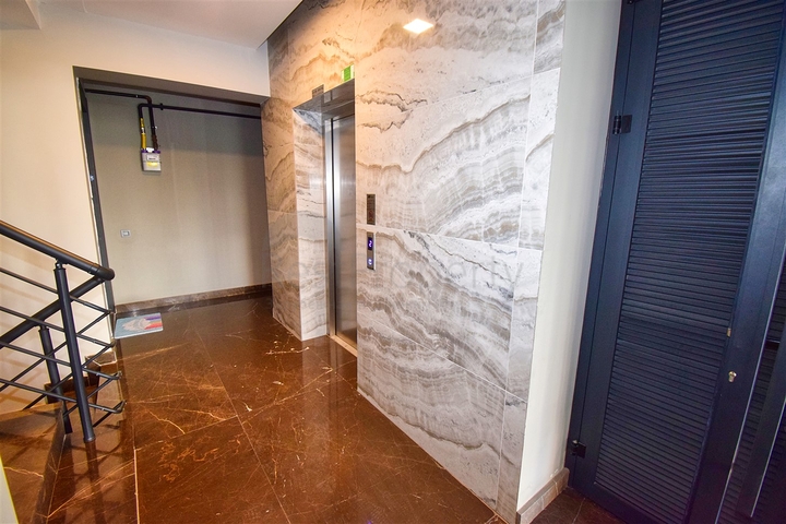 5+1 duplex apartment in Uncali - Antalya neighborhood