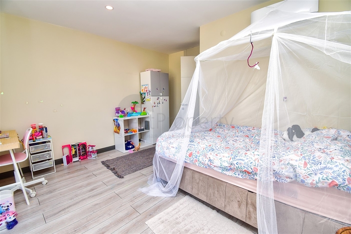 A 2+1 apartment in the Guzeloba - Antalya neighborhood