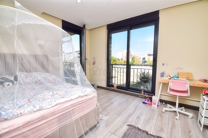 A 2+1 apartment in the Guzeloba - Antalya neighborhood