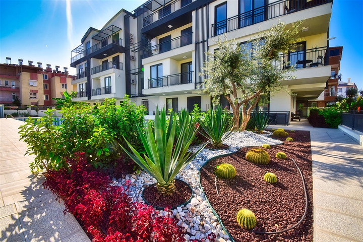 A 2+1 apartment in the Guzeloba - Antalya neighborhood