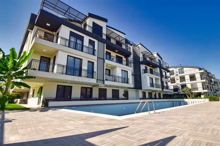 A 2+1 apartment in the Guzeloba - Antalya neighborhood