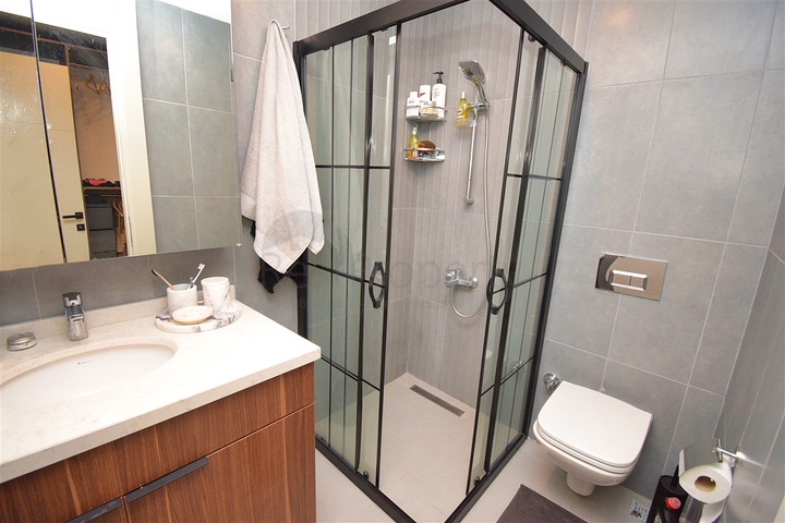 A 2+1 apartment in the Guzeloba - Antalya neighborhood