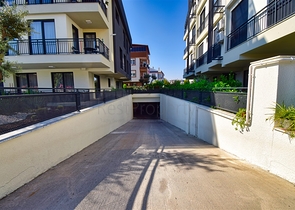 A 2+1 apartment in the Guzeloba - Antalya neighborhood