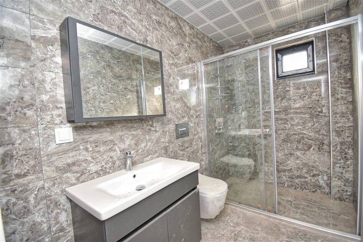 An investment project for sale is a building in the Altyntas - Antalya area