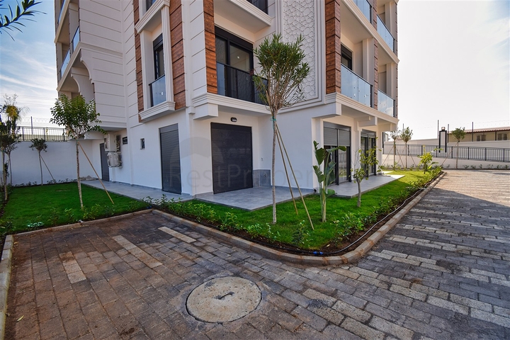 An investment project for sale is a building in the Altyntas - Antalya area