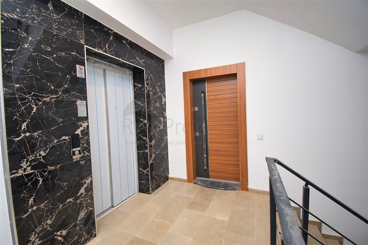 An investment project for sale is a building in the Altyntas - Antalya area